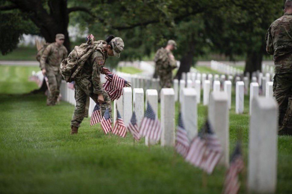 Good morning Patriots! Please remember those who lost their lives while serving our country. Have a safe Memorial Day weekend! 🇺🇸🪖🫡 🇺🇸