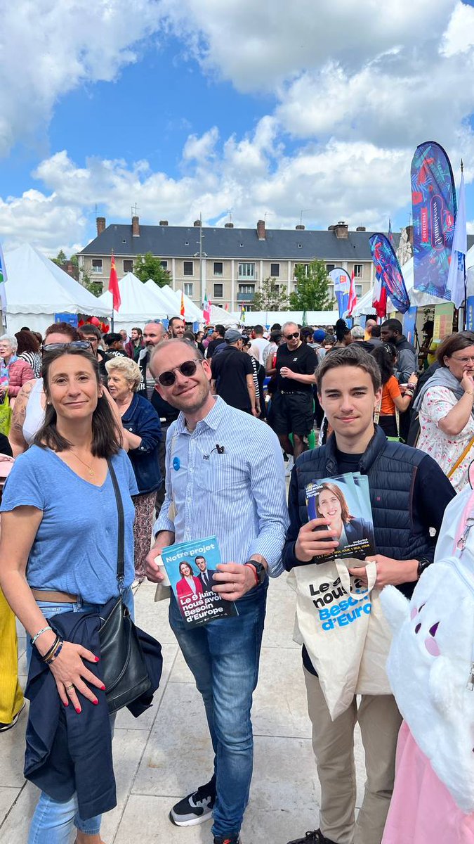 Présents ce matin avec <a href="/CollinIsabelle5/">Isabelle Collin</a>, comme de nombreux élus d'#Evreux, pour cette belle fête de la fraternité! Une belle occasion de parler d'Europe à nos concitoyens! Le 9 juin, nous voterons pour <a href="/ValerieHayer/">Valérie Hayer</a> et la liste #BesoindEurope!