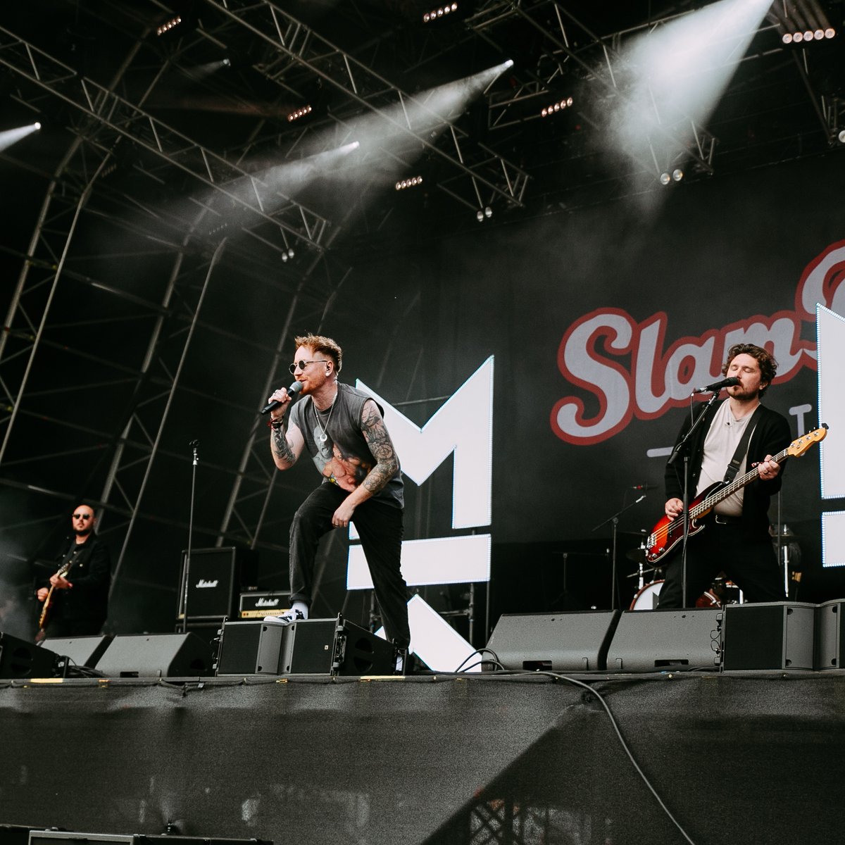 SlamDunkMusic's tweet photo. Welcome back @MalloryKnoxband 🙌

Shots from their incredible return to the stage today at Slam Dunk South!

📸 @ditchfield_soph https://t.co/ijemFEoEsv