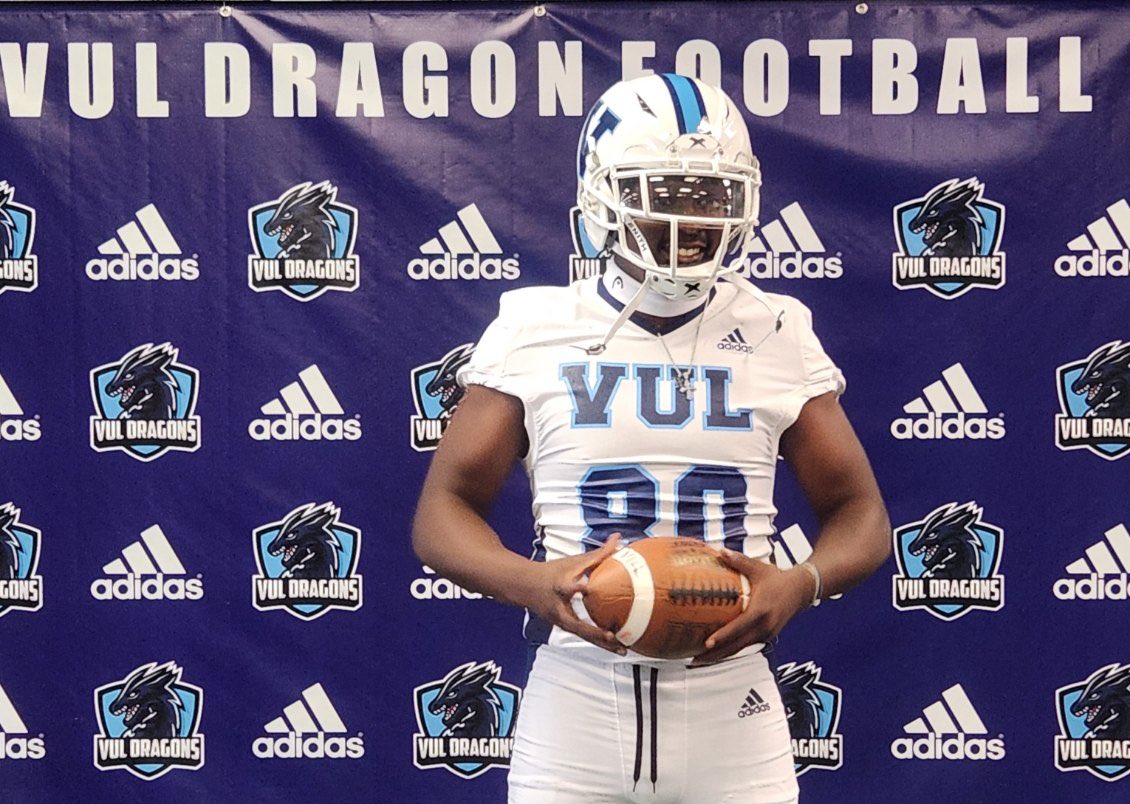 Dragons pick up “6 4 240 pound TE on official visit