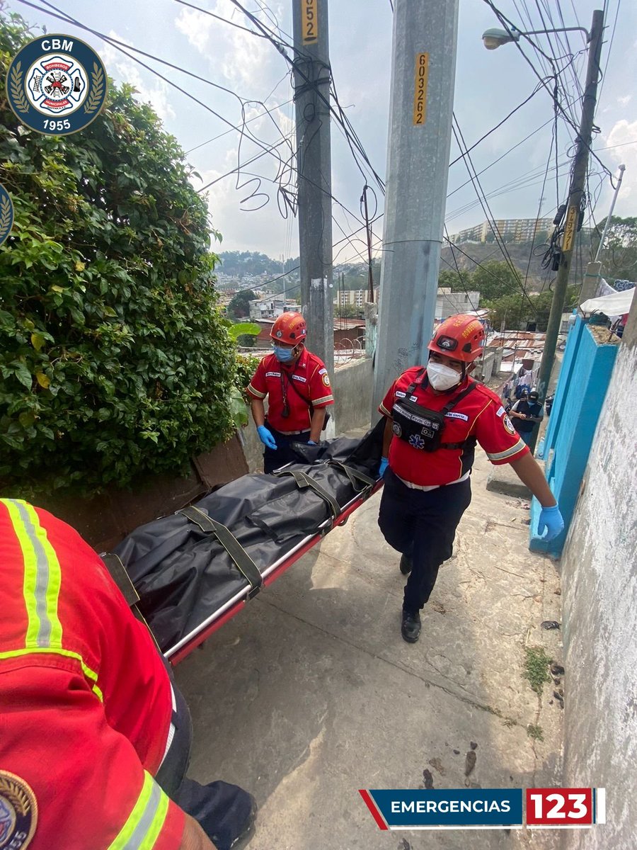 Reportan que en la 15 calle y 24 av zona 18, colonia El Limón  extraen el cuerpo de un joven, se sospecha que sea del influencer Farruko Pop.
#OjoAlDato