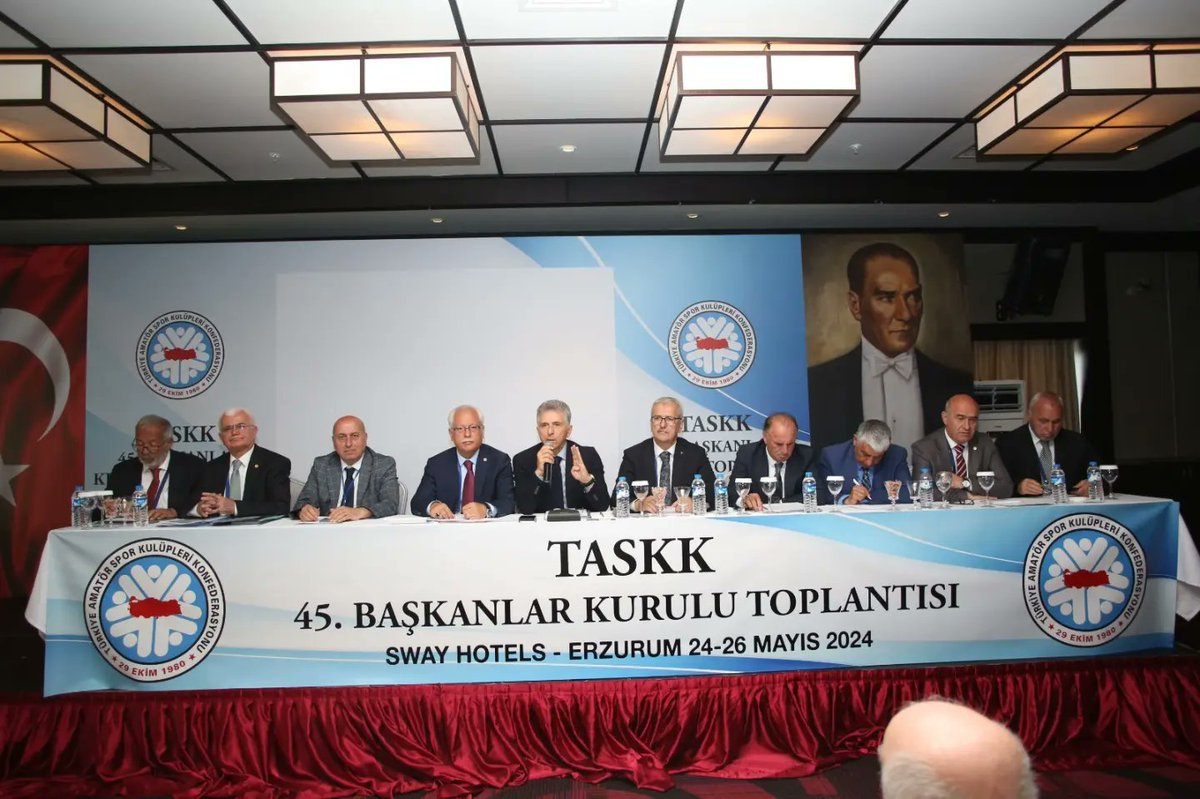 ADANAASKF's tweet photo. Ali Düşmez Başkanlığında TASKK 45. Başkanlar Kurulu ve Yönetim Kurulu Toplantısı, Başkanımız Dr Ahmet Bozan'ın katılımı ile Erzurum'da yapıldı.
#TASKK45.BaşkanlarKurulu
#erzurum
@drahmetbozan @taskk_1980 @erzurumaskf @MCintimar https://t.co/47e4fAuNGG