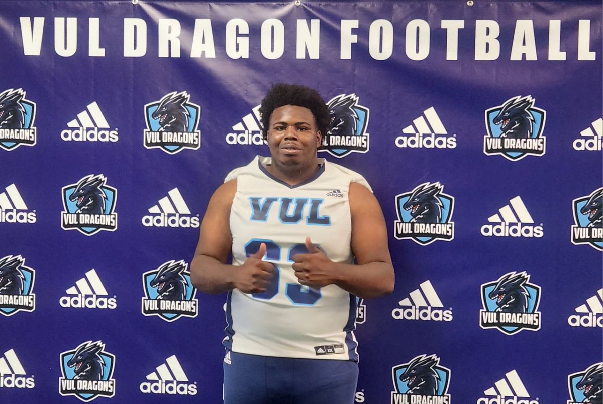 “6 2 290 pounds DLOL on official visit