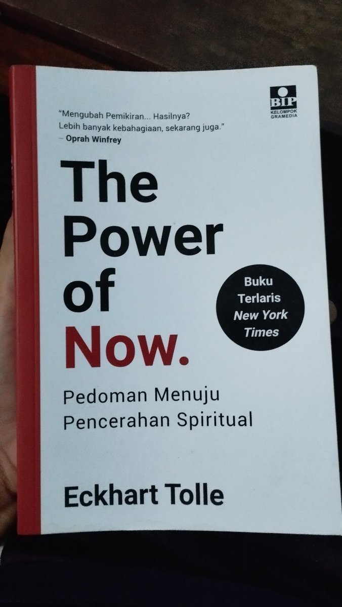 MoriWarson's tweet photo. Untuk selanjutnya mungkin aku akan membaca buku ini, The Power of Now, awalnya kukira ini buku self development yang ke arah produktivitas, ternyata lebih ke arah "meditasi" 😅. Walaupun begitu aku akan membaca buku ini, rating buku ini yang bagus https://t.co/TJgASb5Rgk