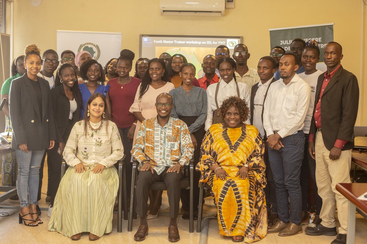 Emolot_AD's tweet photo. 1/ 🌍 Today, as we commemorate #AfricaDay &amp; marks the 20th anniversary of @AUC_PAPS, a beacon of our collective commitment to peace across Africa, we’re excited to share the success of the inaugural workshop for youth in Trade Waging Peace, held in Uganda.
@AfCFTA @_AfricanUnion https://t.co/esyBln65dZ