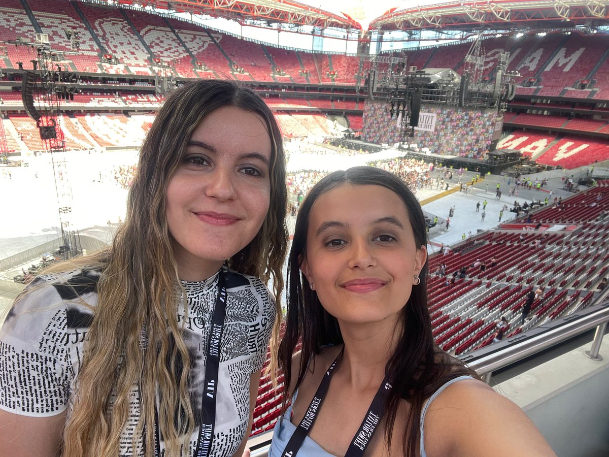 It's been a long time coming but... 😭😭💜🇵🇹 #LisbonTStheErasTour #theerastour <a href="/taylornation13/">Taylor Nation</a> <a href="/pttswift/">Taylor Swift Portugal</a>