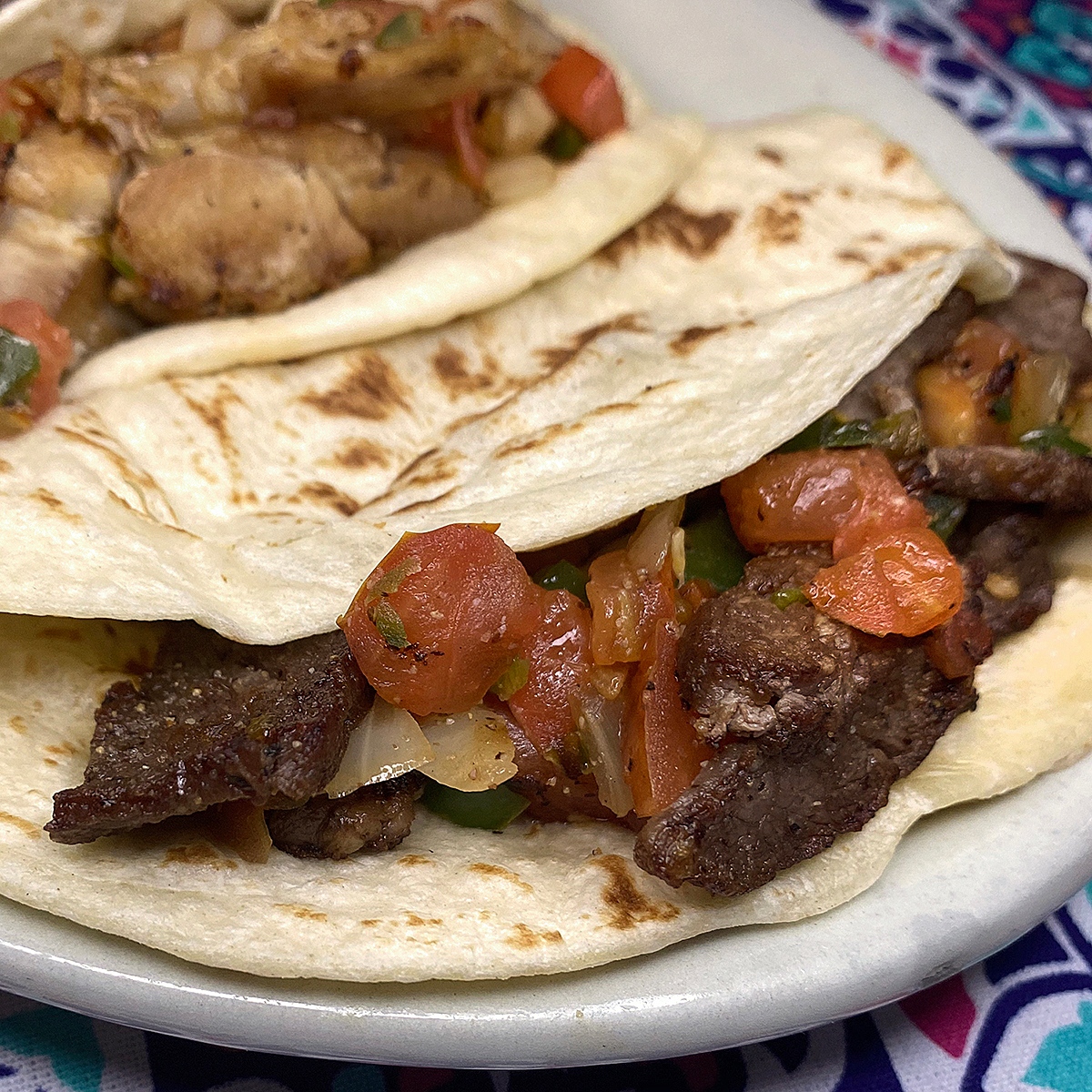 🌮 Tacos galore and more – That’s Tia’s promise to you. 😁

👉🏼 Order Online at tiastacohuttx.com.

#tiastacohut #tacos #breakfasttacos #texmex #safoodie #safood #sanantoniofood #satxfood #safoodpics #eatlocalsa #sanantonioeats