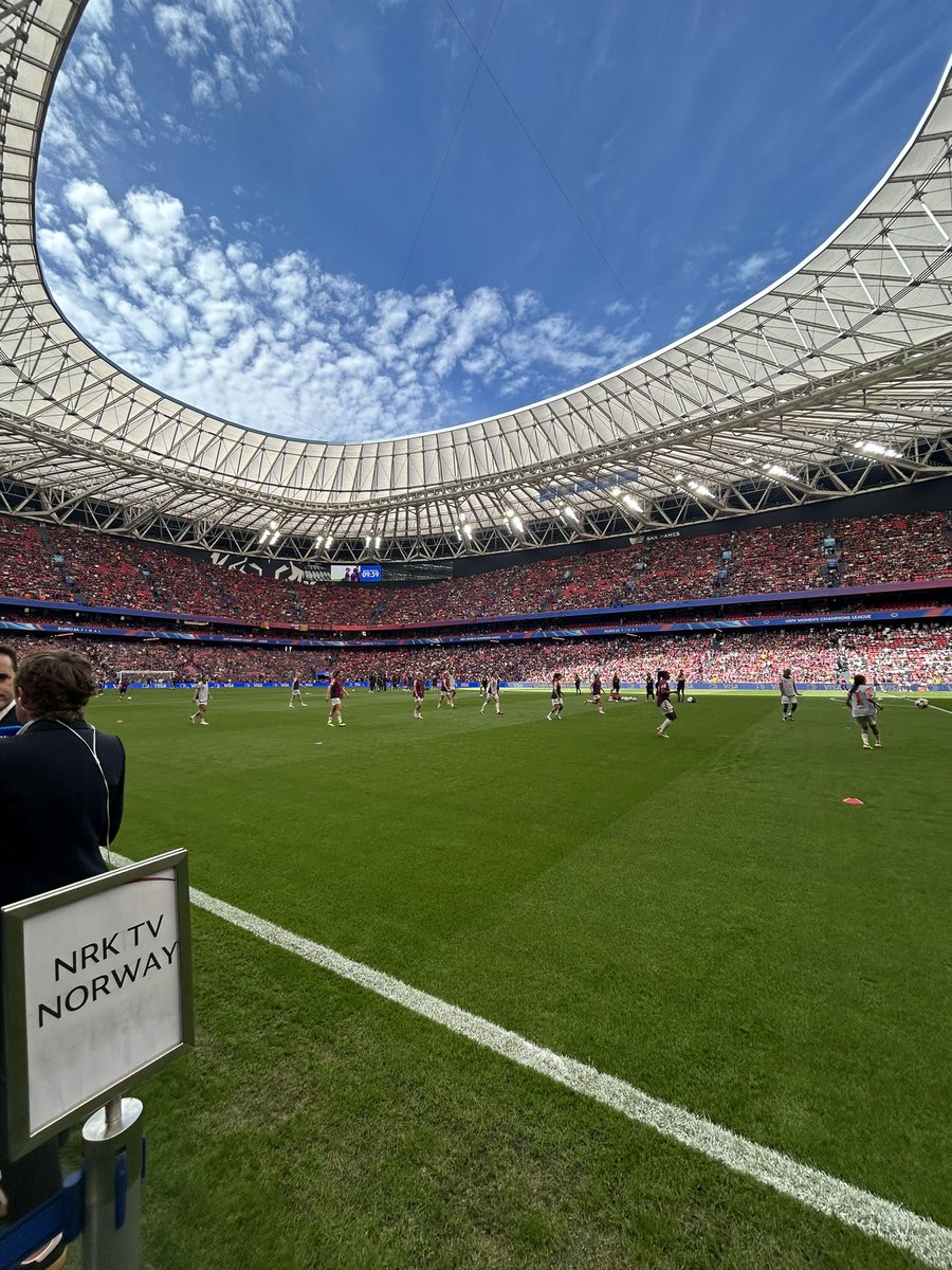 Lad opp til finale i Mesterligaen på NRK 1! Barcelona med Syrstad Engen og Graham Hansen fra start. Hegerberg på benk. Nydelig stadion i Bilbao! Avspark 18.00.