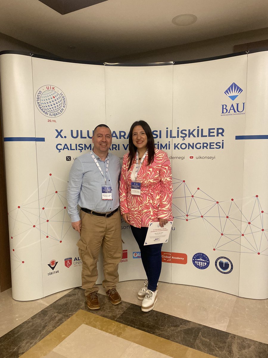 Teşekkürler <a href="/uikonseyi/">UİK</a> Çok değerli hocalarımla tanışma fırsatı yakaladım #uikkongre 🌟 <a href="/SelverBSahin/">Selver B. Sahin</a> <a href="/sinem_unaldilar/">Sinem Ünaldılar</a> <a href="/lordofthetanks/">Altuğ Günal</a> <a href="/MehmetAliTugtan/">Mehmet Ali Tuğtan</a>