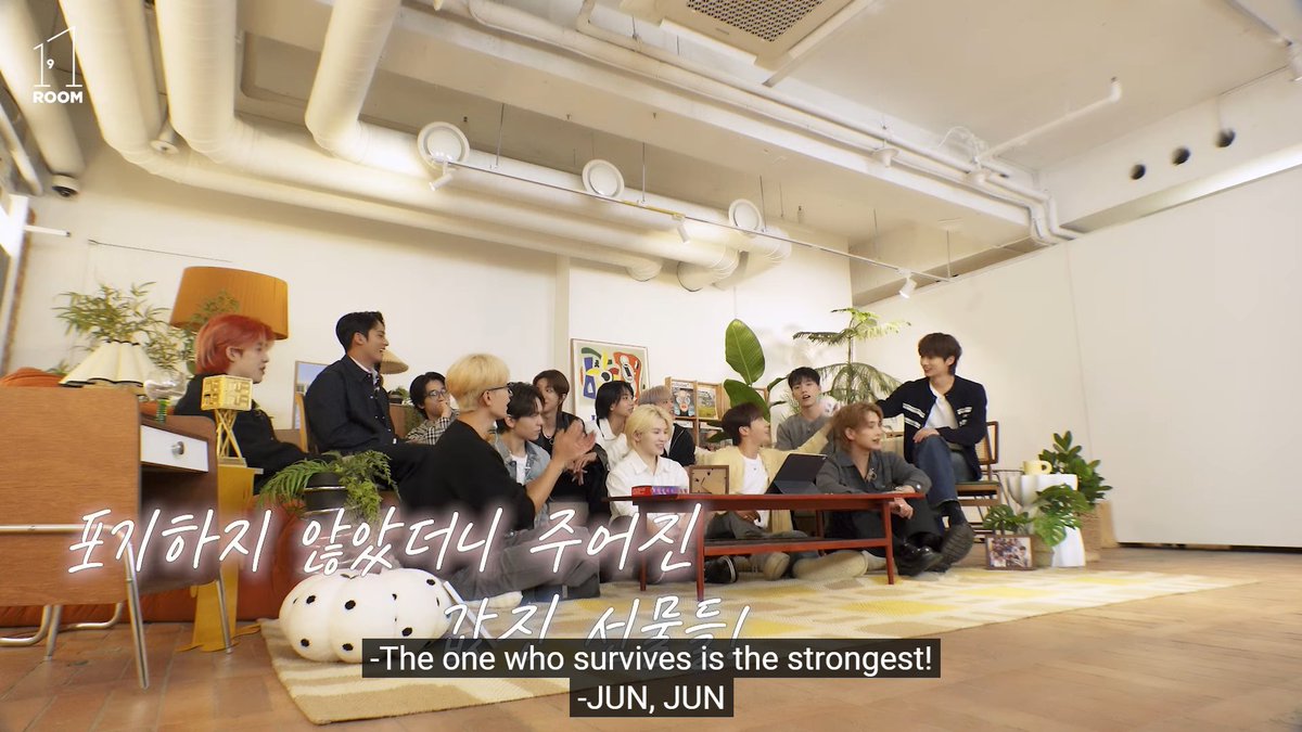 juncheolthinker's tweet photo. 🐈: "it's not how you start that matters, it matters that you work hard. and it matters how long you stay!... We need to look forward!"

🍒: "The one who survives is the strongest"

EXACTLY #에스쿱스 #준 #文俊辉 https://t.co/AAzN4qy7gW