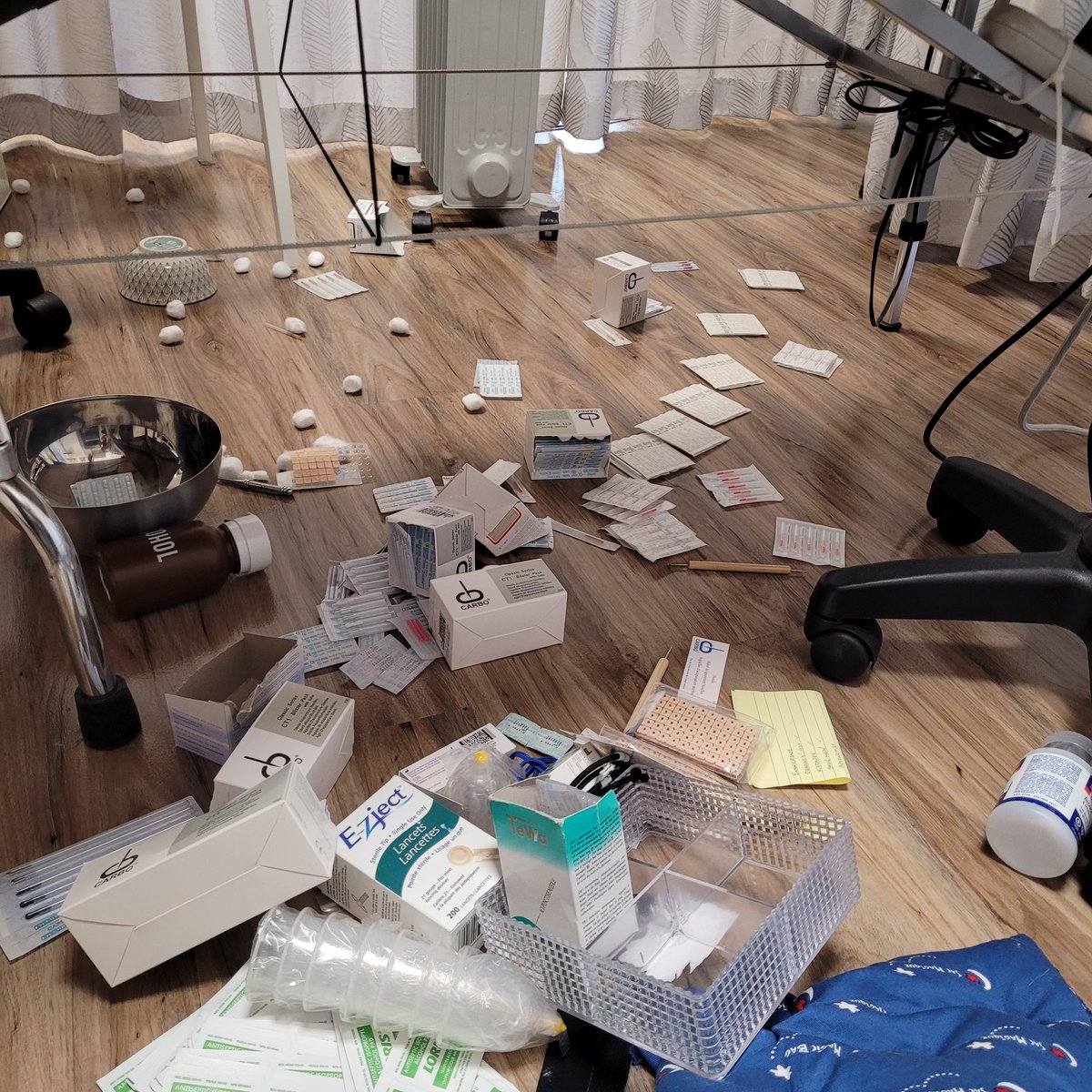 HostaLaneAcu's tweet photo. So the wheel just fell off my cart with my supplies. What a mess! 😮‍💨
But my first client just texted me asking what kind of coffee I want from Starbucks. 🥰
Anyone is welcome to my brand of chaos for acupuncture at Hosta Lane! Have a great Saturday! https://t.co/kduk0eEPHL