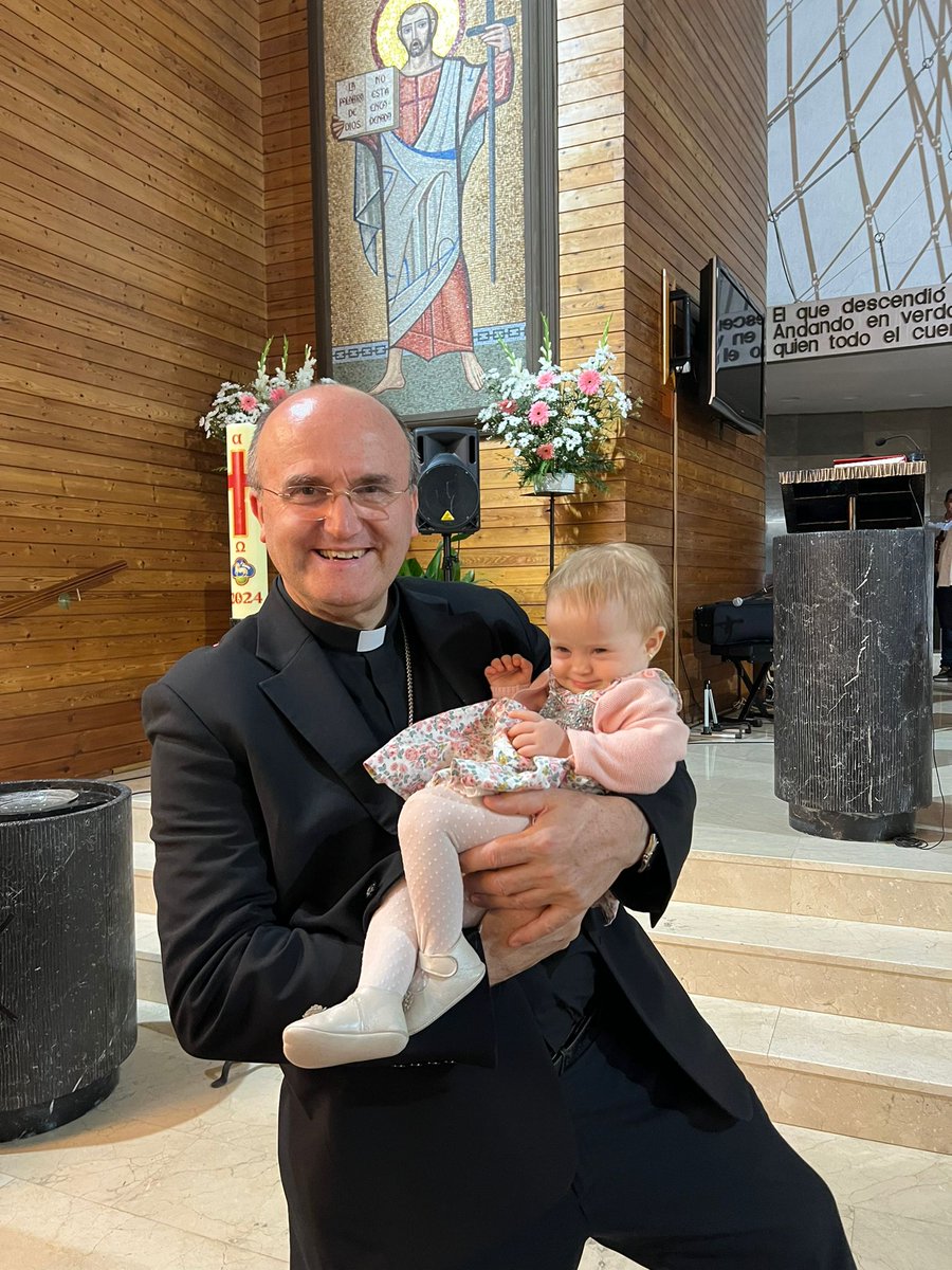 ObispoMunilla's tweet photo. Esta preciosidad se llama "Teresa del Niño Jesús y de la Santa Faz'...
¡¡Y os aseguro que hace honor a su nombre!! https://t.co/kWvioaEnzL