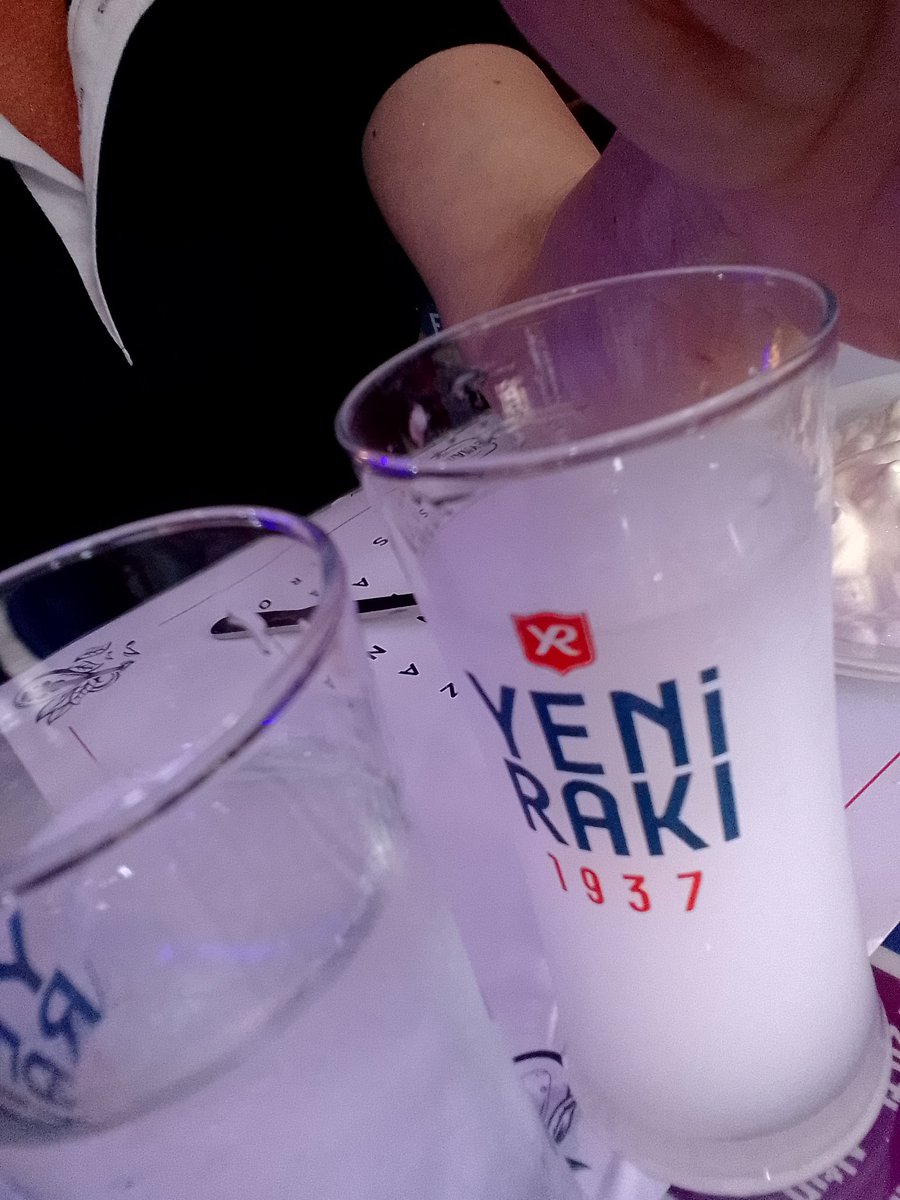 Yalnızlığına iyi bak, sahip çık Kaç kişinin emeği var onda Kim bilir? Oguz Atay #İyiAkşamlar Sol yanımızda kalan Dostlar💫🍻🍻 #Kutsalcumartesi #Rakıcandır