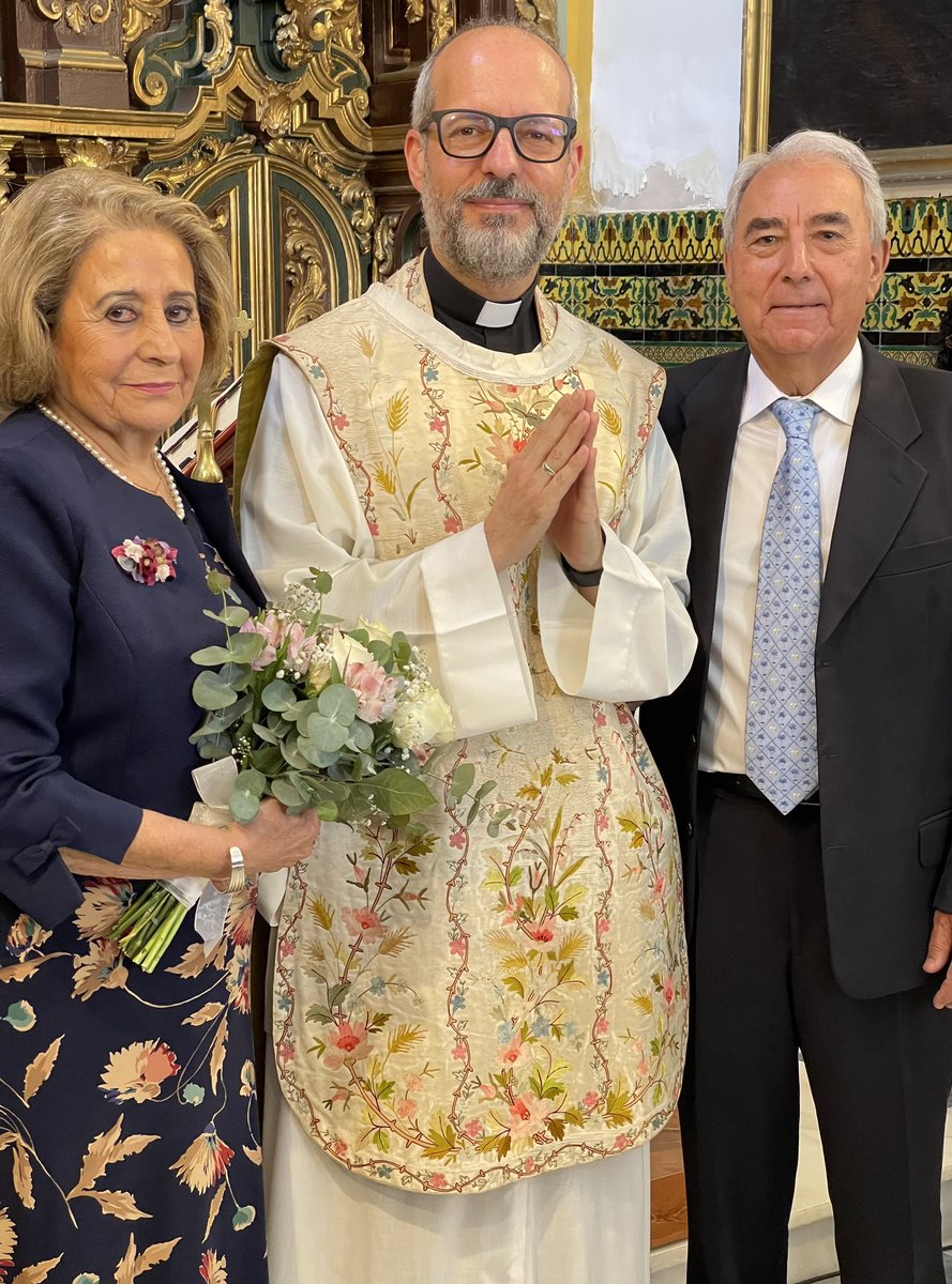 '50 Años de Matrimonio'. Hoy hemos celebrado la renovación del Matrimonio de Manolo y M. Reyes; grandes personas y mejores cristianos. Gracias Señor por mantenerlos fieles y unidos en ti. Cuida de todos los esposos. 🤗🙏🏻 #Jesucristo