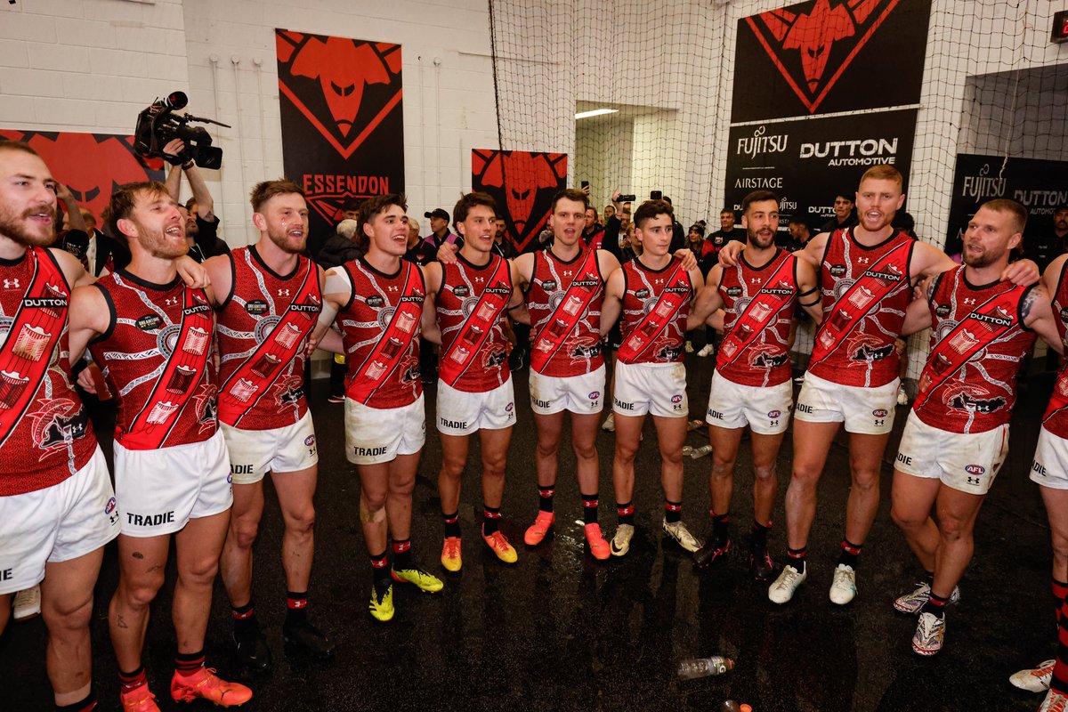 essendonfc's tweet photo. Morning.

A friendly reminder we're in the top two + had a GREAT Saturday night. https://t.co/Sa6CZ8BxuU