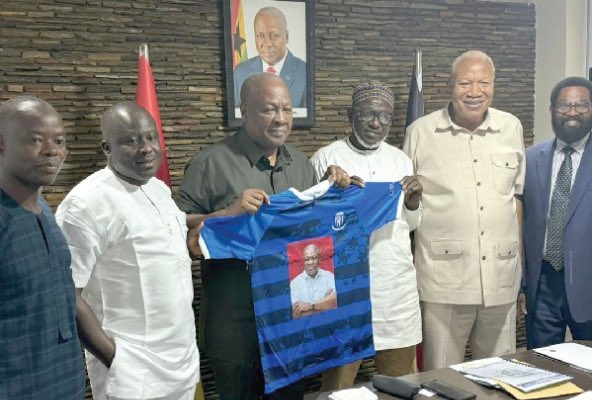 Former President John Dramani Mahama has generously donated GH¢100,000 to the management of Real Tamale United (RTU), aiming to help the club meet some of its financial obligations and support its development efforts.