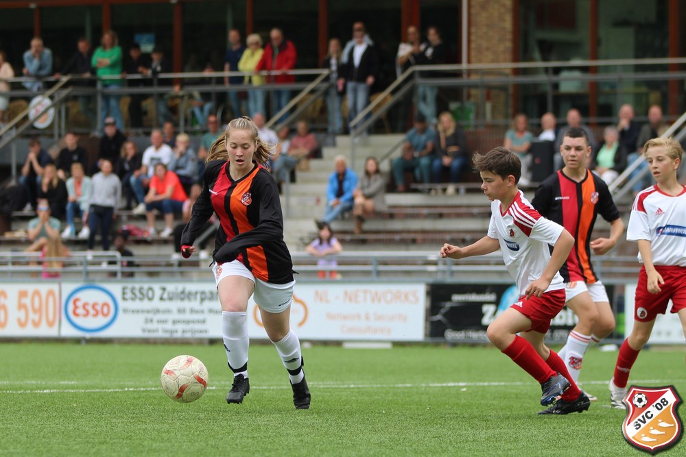 anyboer's tweet photo. @SVC_08 13-1 kampioen na 2-0 overwinning op @svRKDEO 13-4. https://t.co/HhVnyksxEc