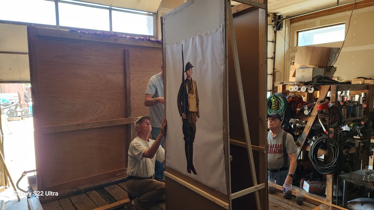 SolarMazz's tweet image. #MemorialDay Volunteering with Bergenfield Lions Club parade float construction. They've been doing this over 40 years.