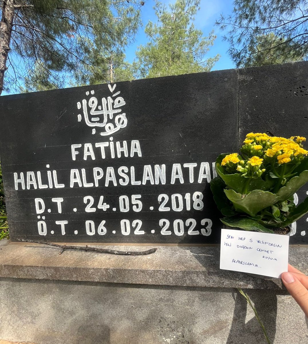MeryemAtar5's tweet photo. 🥀🖤 https://t.co/OGKxqZ5x1S