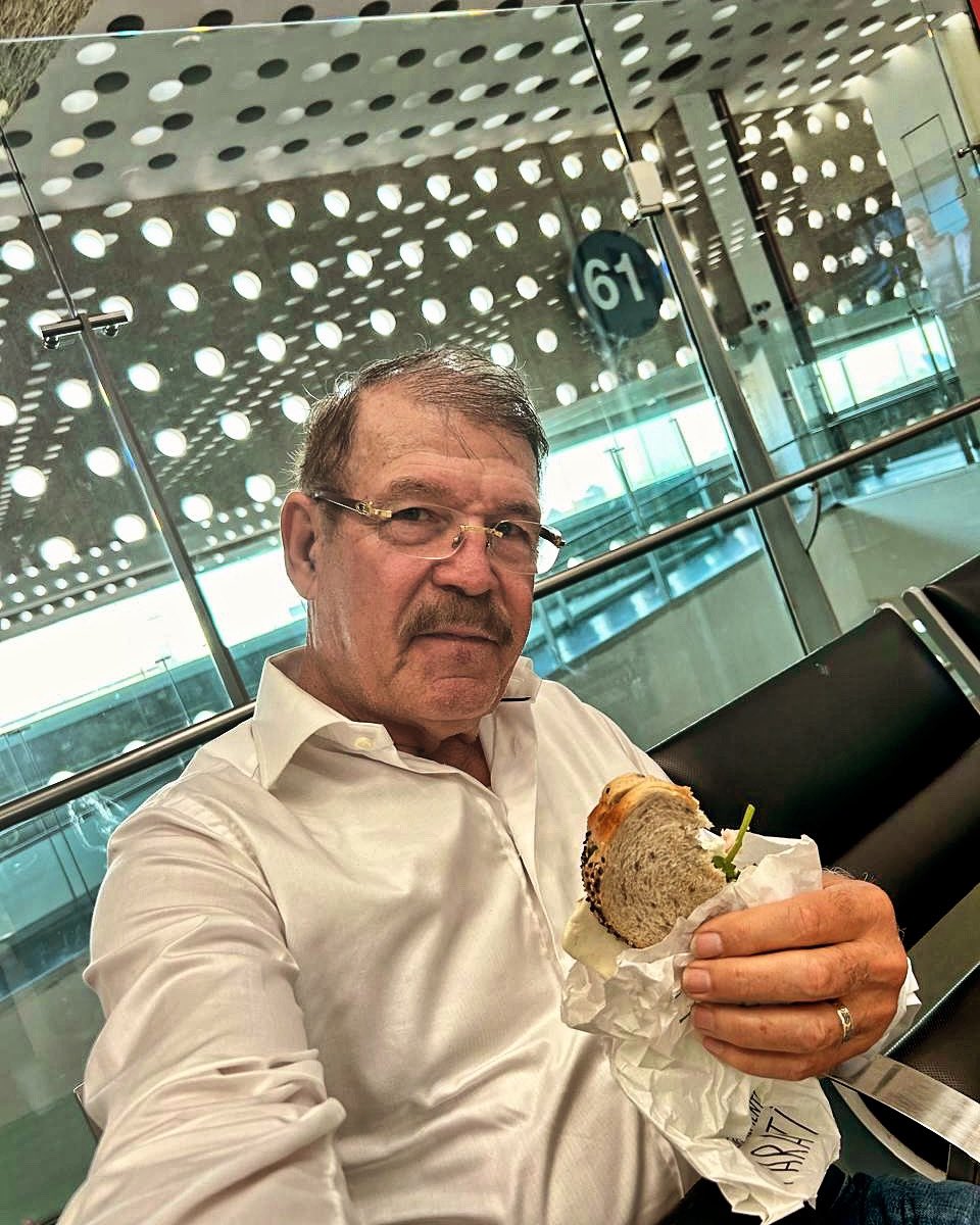 renecamacho_abl's tweet photo. Buenos días , nos vemos hoy por la noche en el Bandidos Fest en Monterrey!! https://t.co/6SFbArx00o