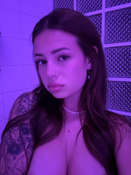 say &lsquo;yes&rsquo; if i can send you free shower nudys📸 https://t.co/mqin5KTQ36