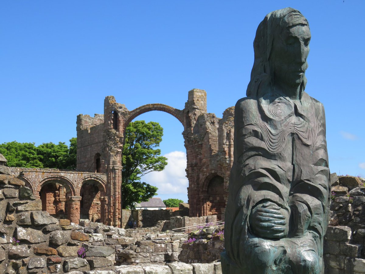 DavidB_2003's tweet photo. Lovely Visit To Lindisfarne Priory Today….Brilliant Site So Tranquil &amp; Relaxing! @EnglishHeritage @holyisland_ @medcaut https://t.co/9SshTAVcpI
