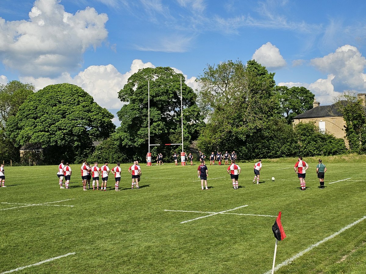 Full time here at @ChippyRugby and it's a win for @OxfordshireRFU. Coming out on top 34-27 in an entertaining game vs Warwickshire. Some lovely rugby on show in the sunshine 🌞