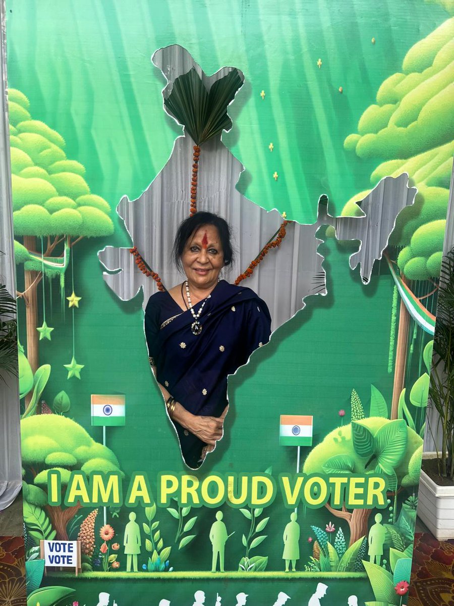 sonal_mansingh's tweet image. Performed my duty towards Democracy &amp;amp; exercises my rights . 
#LoksabhElection #voteformodiji
