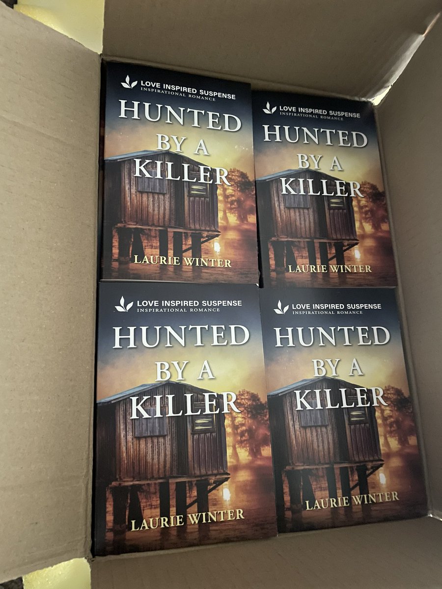 lauriew_author's tweet image. More books have arrived! Less than 2 months until publication day!!’ 😍