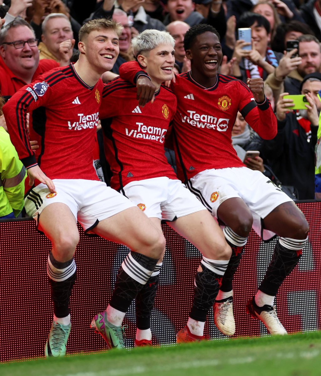 FaktaSepakbola's tweet photo. ✅𝐑𝐄𝐒𝐌𝐈: Manchester United telah lolos ke kompetisi Europa League 2024/25.

Berkat kemenangan mereka di Final FA Cup vs Manchester City!👊🏻😍 https://t.co/DZEyOmb6yY