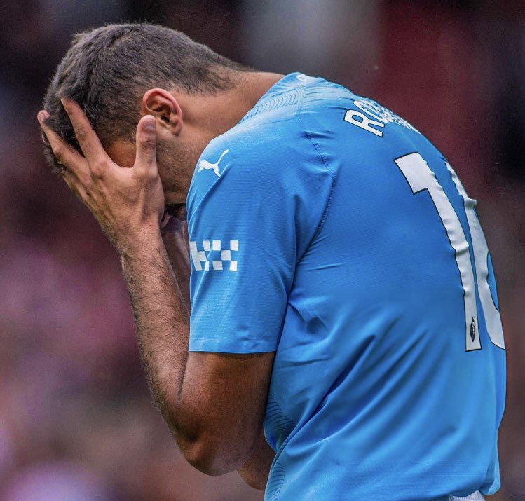FRBlueMoon's tweet photo. Après 74 matchs sans défaite. Rodri s’incline. Fin de série exceptionnel. ❌ https://t.co/Q2zIonxpfy