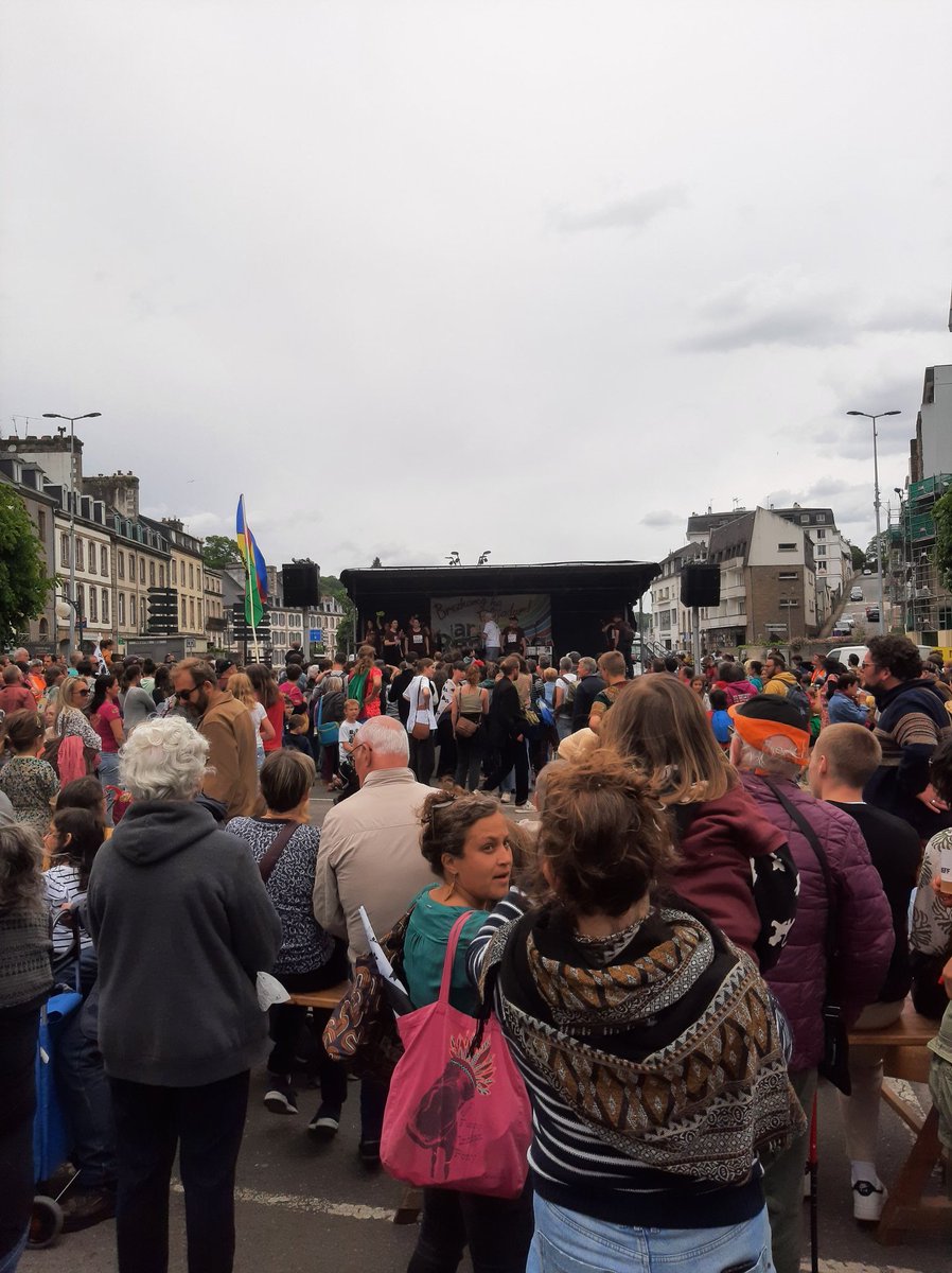 TudiCrequer's tweet image. Erruet ar vazh test e Montroulez !  
#redadeg #bzhg