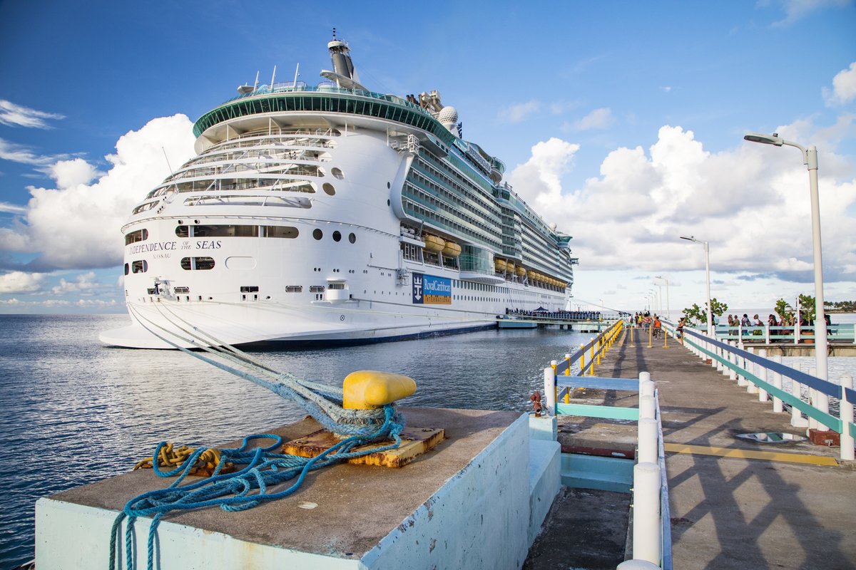 wtjrc's tweet image. Who’s ready to set sail and soak-up the sun☀️and experience #Jamrock2024.

What's the one thing you're most looking to experience while in 🇯🇲🎶 Jamaica? 

Drop your answers👇🏾below.

📸 : @evanwo
#WTJRC2024 
#AllInTheSameBoat 
#JamaicaVacation