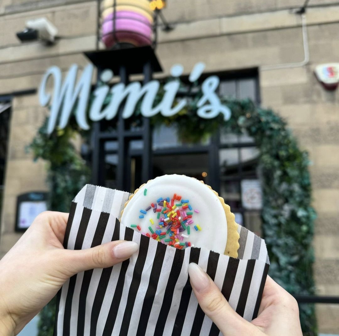Indulge in a delicious vegan empire biscuit at Mimi’s Bakehouse.😋

📍@mimisbakehouse , Leith  

#ForeverEdinburgh