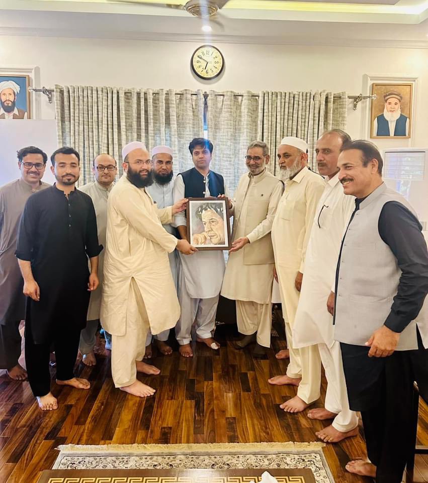 ShafiJanPTI's tweet image. کوہاٹ: سپیکر خیبر پختونخوا اسمبلی بابر سلیم سواتی کی ممبر صوبائی اسمبلی شفیع جان کے رہائیش گاہ آمد۔ 
اس موقع پر ایم پی اے داؤد آفریدی ، ایم این اے ہنگو  یوسف خان،نسیم آفریدی  مئیر گمبٹ ساجد اقبال اور ضلعی سنئیر قائیدین بھی موجود تھیں۔
#kohat