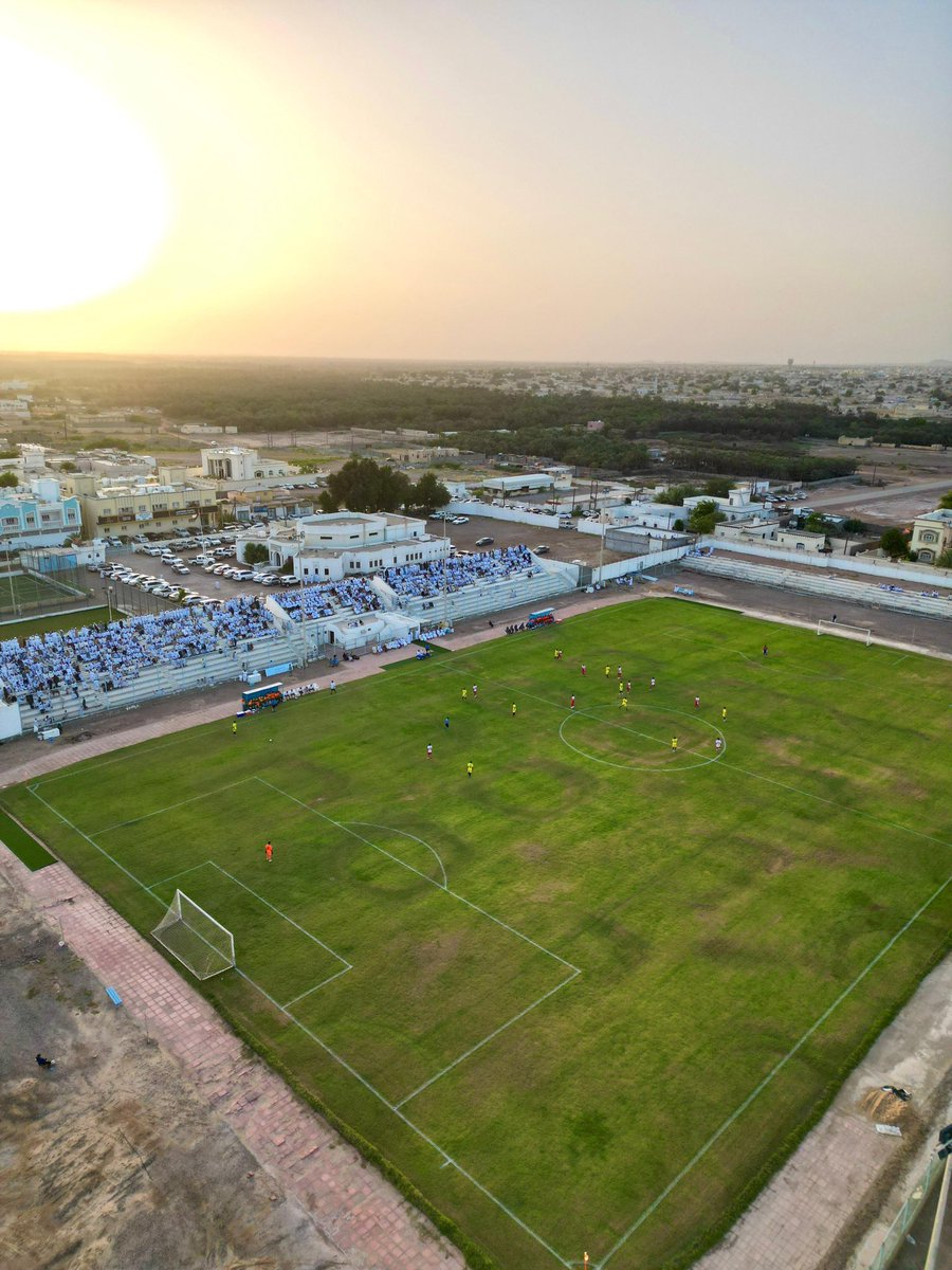 alwahdaclub1's tweet photo. 📷 صورة جوية لنادي الوحدة وهو يحتضن أولى مباريات دوري الهواة (شجع فريقك) 2024

#نادي_الوحدة_العماني 
#شجع_فريقك 
#دوري_الهواة https://t.co/gkb1NScKTS
