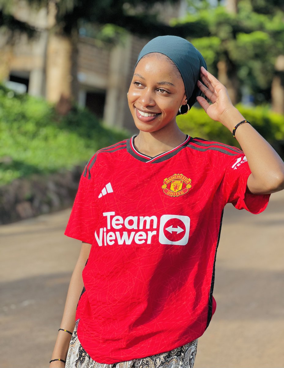 Lucky Munah🧕💜 tweet media