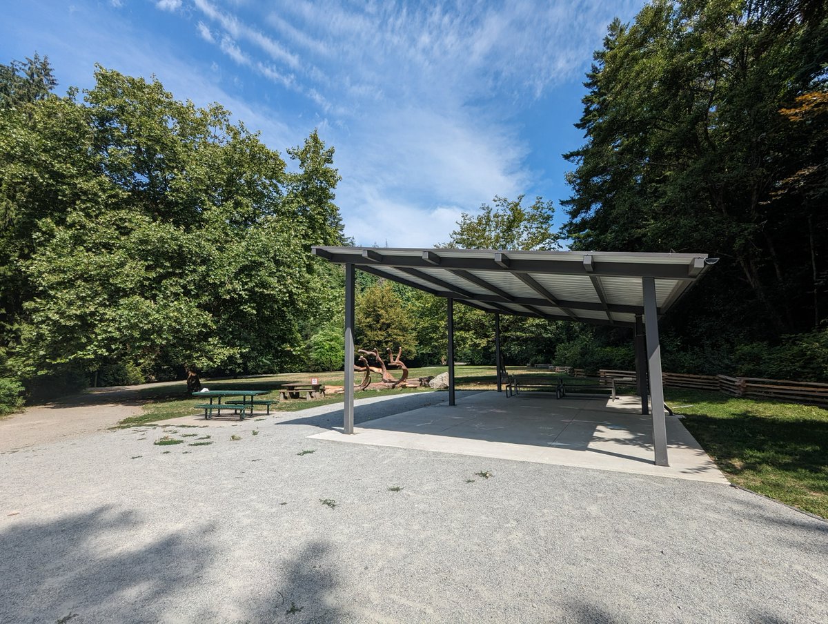 🌞 Summer is right around the corner and it's time to start planning those epic picnics! Do you know how to book a park shelter for your gathering? Click the link to easily secure a shelter for your next picnic at Ray Perrault or Heywood Park: 🍔🥗🌳 ow.ly/Hvia50RUIbK.