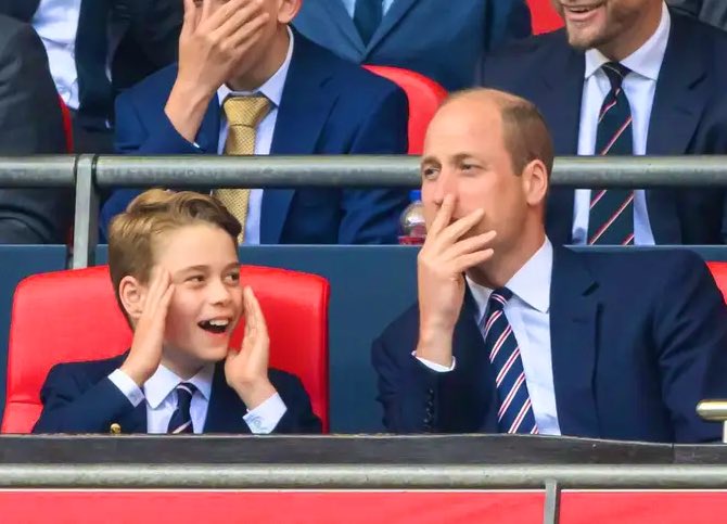 cambridgepower's tweet photo. This is one of those things that every dad dreams about, sharing a passion with his children and create joyful and unforgettable moments.😍
#PrinceGeorge #PrinceWilliam https://t.co/vjaKNon3vr
