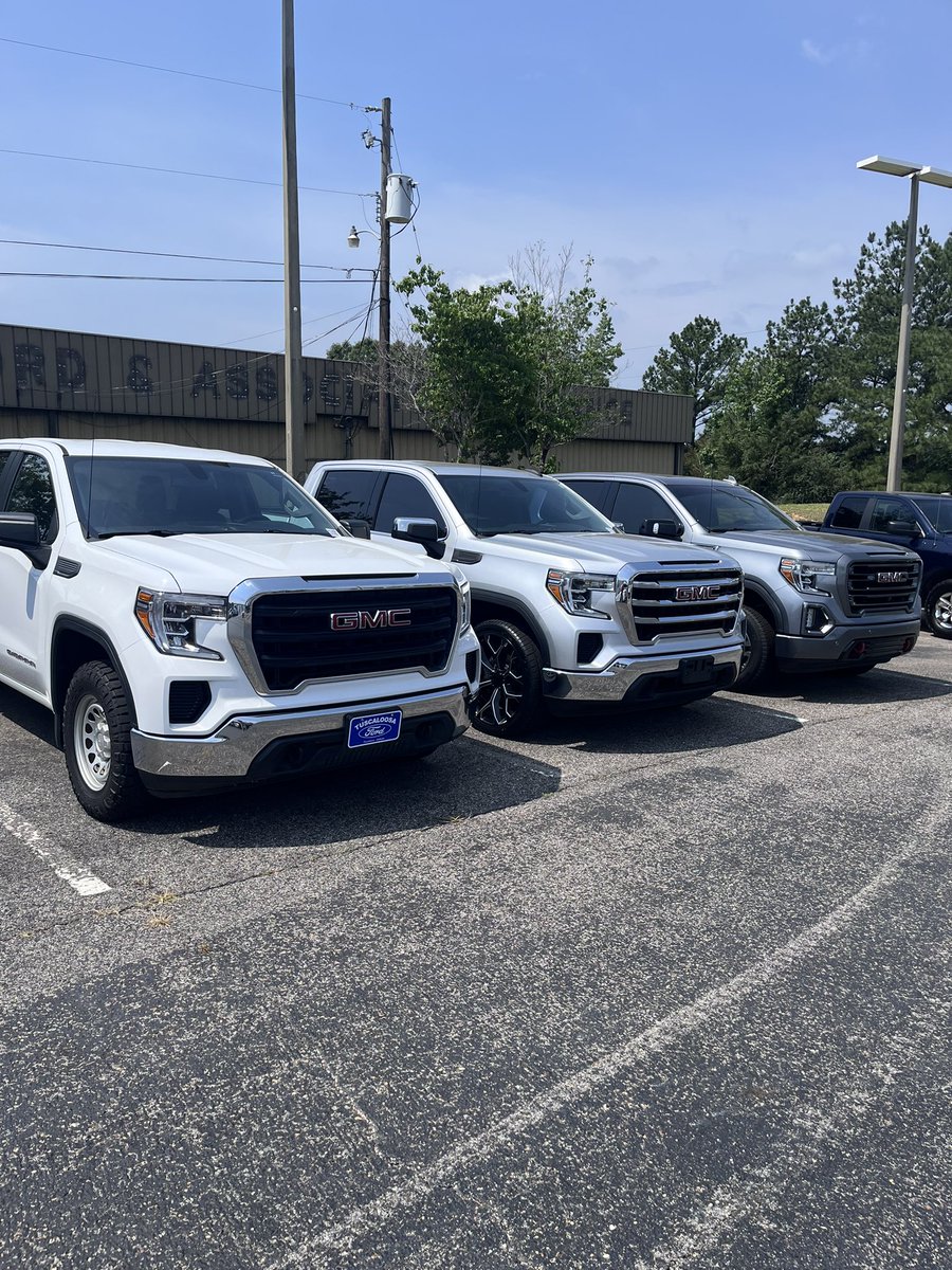 TuscFordAL's tweet photo. Looking for a GMC? We have three. #sierra #1500 #forsale #Tuscaloosa #alabamaforsake #truck #wegotit https://t.co/GctMCVJ4X4