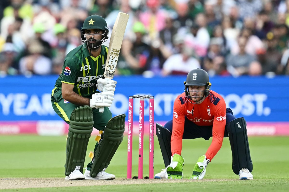 After 10 overs of the chase, Pakistan are 80-4. Fakhar Zaman is joined by Azam Khan in the middle 🏏 #ENGvPAK | #BackTheBoysInGreen