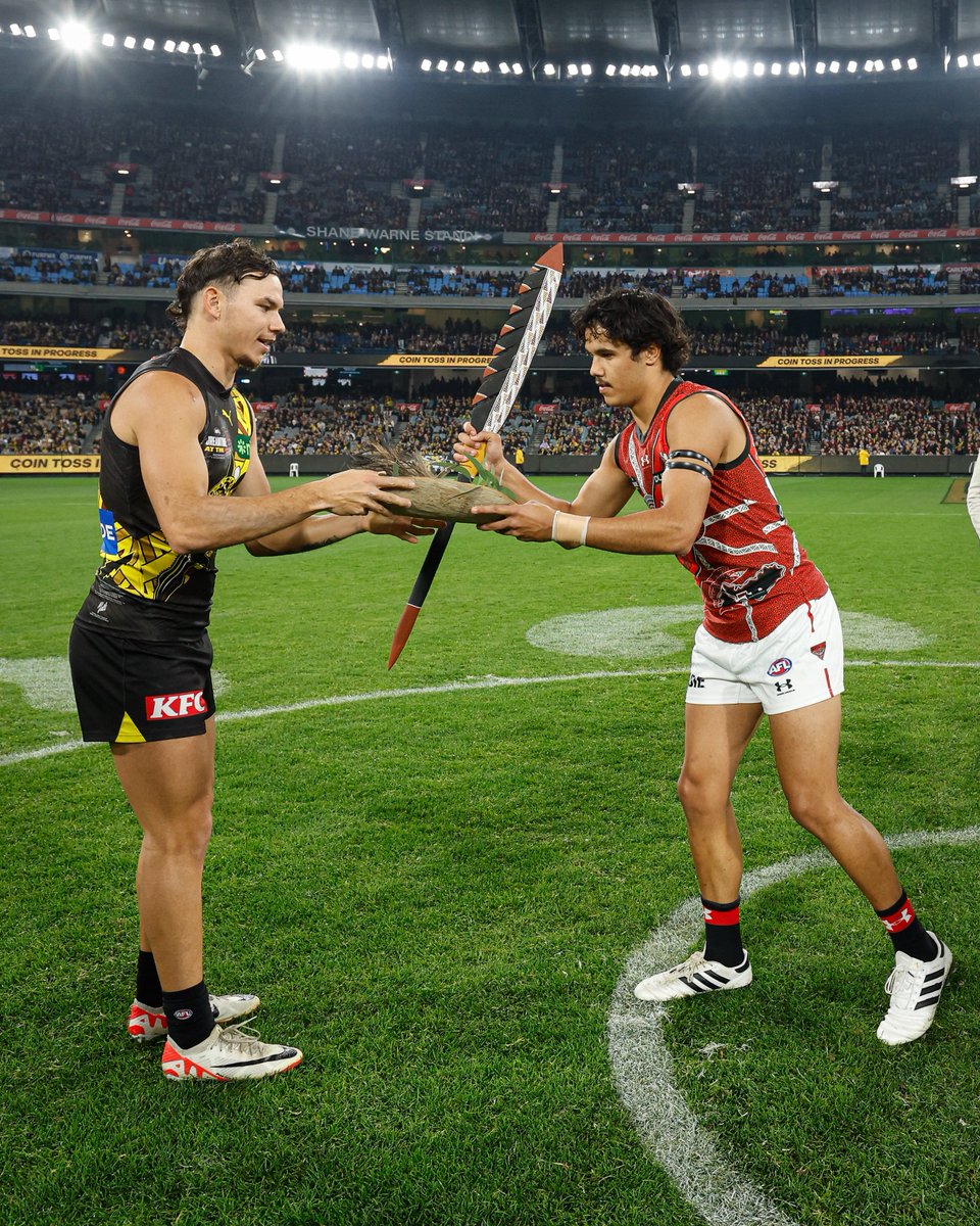 essendonfc's tweet photo. Our pride in being a part of Dreamtime at the 'G is immense ❤️💛🖤 https://t.co/uR0TXpio3m
