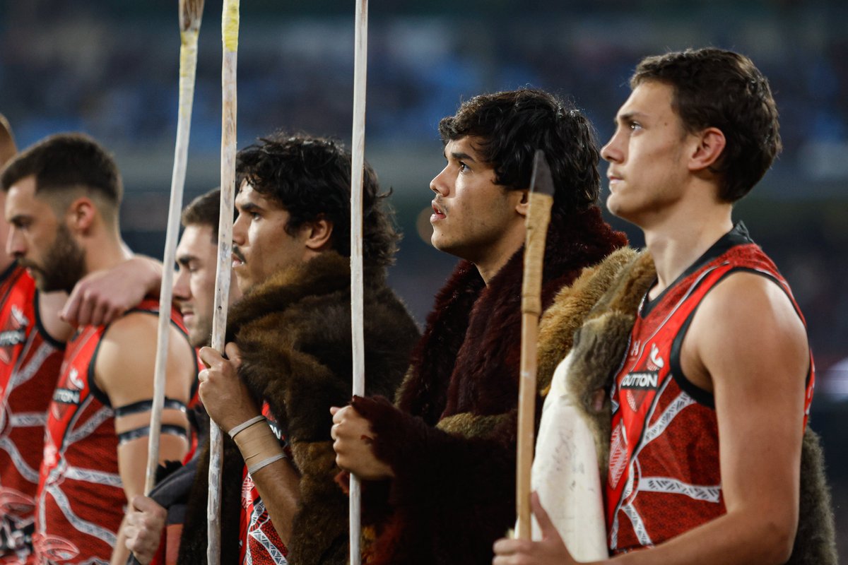 essendonfc's tweet photo. Our pride in being a part of Dreamtime at the 'G is immense ❤️💛🖤 https://t.co/uR0TXpio3m