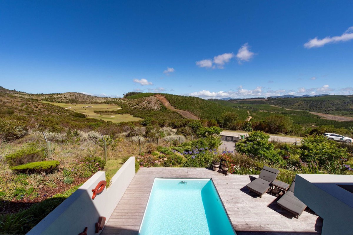 designdeputy's tweet photo. 💰: R2 400 500
📍: Pezula Private Estate, Knysna https://t.co/7ZksaytYwX