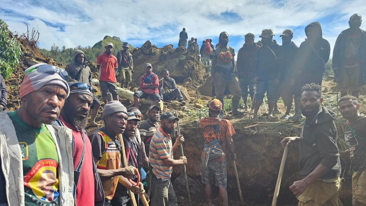 Massive landslide buries over 300 people in Papua New Guinea The disaster occurred in the remote village of Kaokalam in Enga Province 600km northwest of Port Moresby when most villagers were at home asleep.Australian High Commission said it is coordinating with PNG authorities