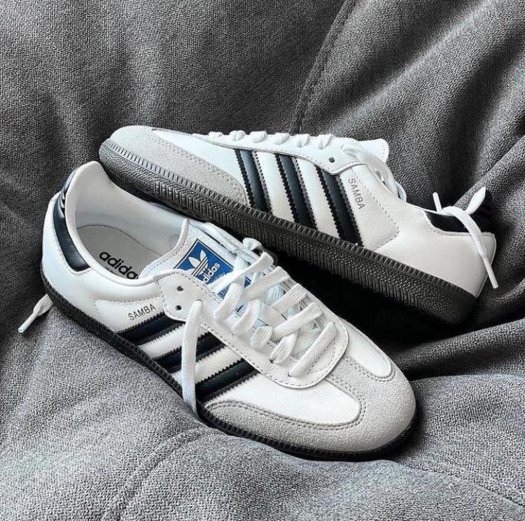 feetbitsneakers's tweet photo. Celebrate sneaker culture with us. What do sneakers mean to you? #SneakerCulture #SneakerLife #FeetBit https://t.co/5jl2Hrz0xb