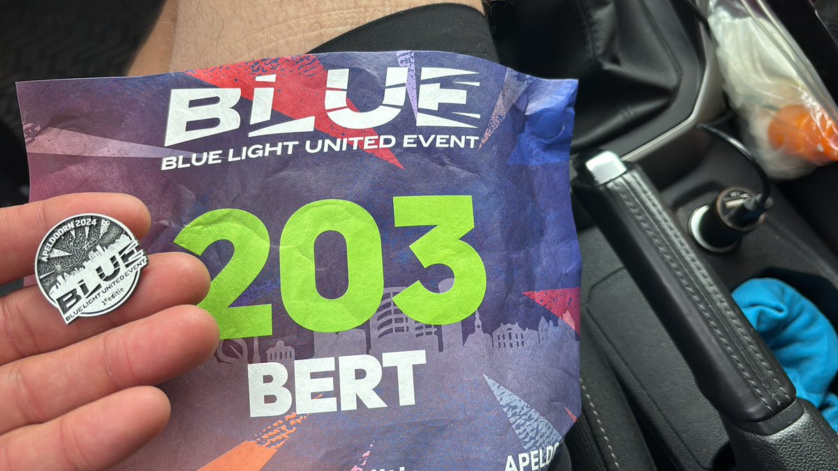Smokediver1's tweet photo. Halve marathon blue light united event mooie loop https://t.co/nEcLFfa8Wp