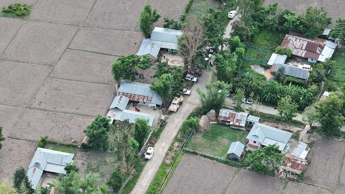 minkukizo's tweet photo. In #Manipur, every road to Kuki-Zo districts passes through Meitei-controlled areas. Post-May 3, 2023, this has become a severe problem. Meiteis block all roads supplying essential goods, preventing any Kuki from delivering food and medicine from Lamka to Chandel or Tengnoupal. If Meitei insurgents attack Kuki-Zo villages in Chandel, reinforcements from Lamka can't reach them due to the lack of direct roads. To counter this, Kuki Chiefs of Chandel and Kuki Inpi decided to build a bridge connecting Lamka and Chandel directly. This move, funded by the people's donations, marks the first time a tribal group in Independent India has showcased such engineering prowess.

Despite shameless Biren Singh's attempts to starve and choke the Kuki-Zo tribals by cutting off development aid, they persevered and built the People's Bridge. Today, Singh tried to send police convoys to destroy this symbol of resilience. Let him try again and again; he has no authority over Kuki land. We built this bridge with our money, our knowledge, on our land. If necessary, we'll construct bridges to the moon to ensure our survival and the future of our next generation. #ManipurViolence 
@newslaundry @ANI @PTI_News @the_hindu @scroll_in @BDUTT @sardesairajdeep