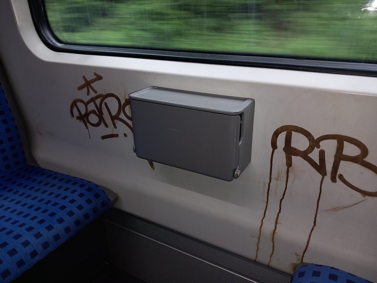 So macht S-Bahn fahren keinen Spaß! S 5 Ffm! <a href="/DB_Bahn/">Deutsche Bahn Personenverkehr</a> <a href="/DB_Presse/">Deutsche Bahn AG</a>