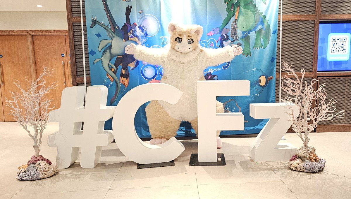 peanutblaze1979's tweet photo. Wooohooo #CFz @cfconvention #hamster https://t.co/FxnIH3Pv8p